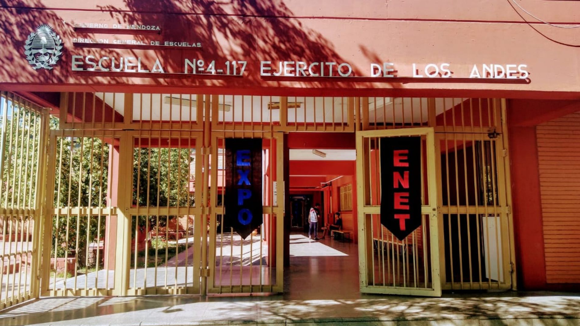 La muestra se hará en la escuela ubicada en Entre Ríos y Cornú (foto archivo).