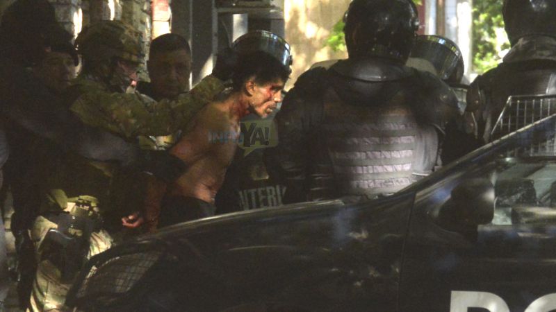 En fotos el operativo realizado para reducir al ex futbolista que se atrincheró