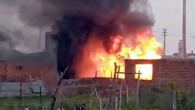 Denuncia de abuso: incendian la casa del presunto agresor, un niño de 10 años