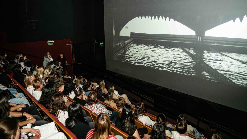 "Años Cortos, Días Eternos": una proyección que emocionó