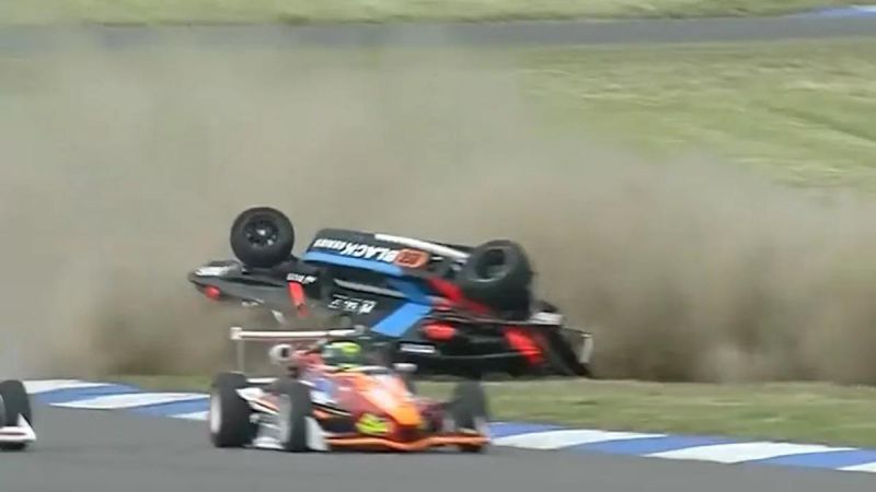 Video: Escalofriante accidente en la Fórmula 3 de Argentina: suspendieron la carrera