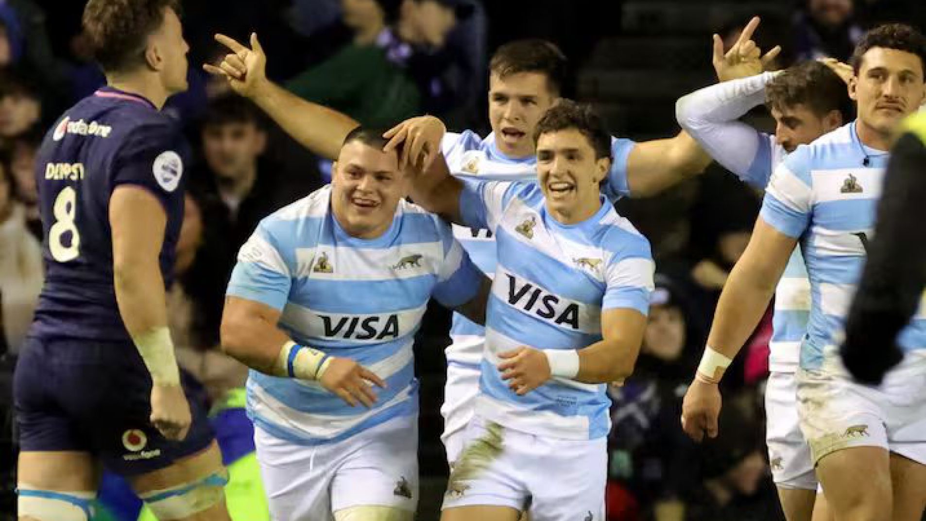Los Pumas festejaron el triunfo épico.