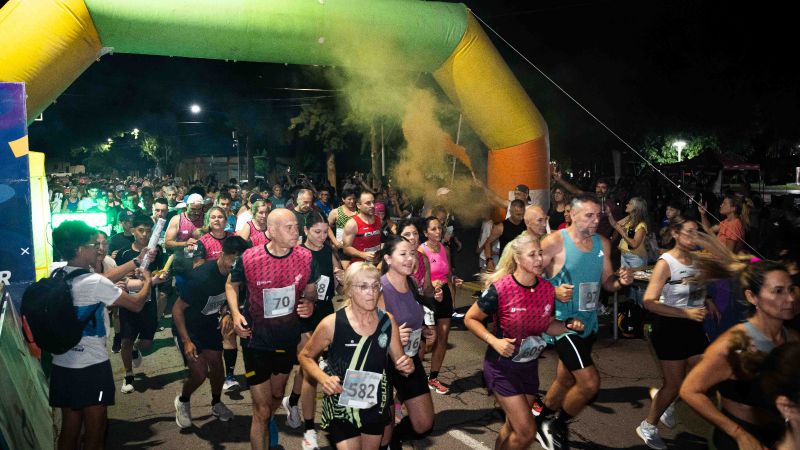 La competencia nocturna en Bowen reunió a más de 200 corredores