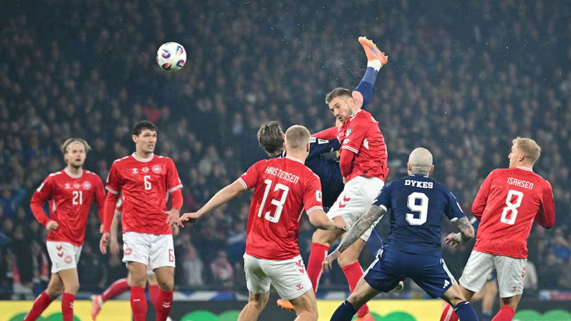 Mirá el golazo de chilena con el que Escocia logró una clasificación épica