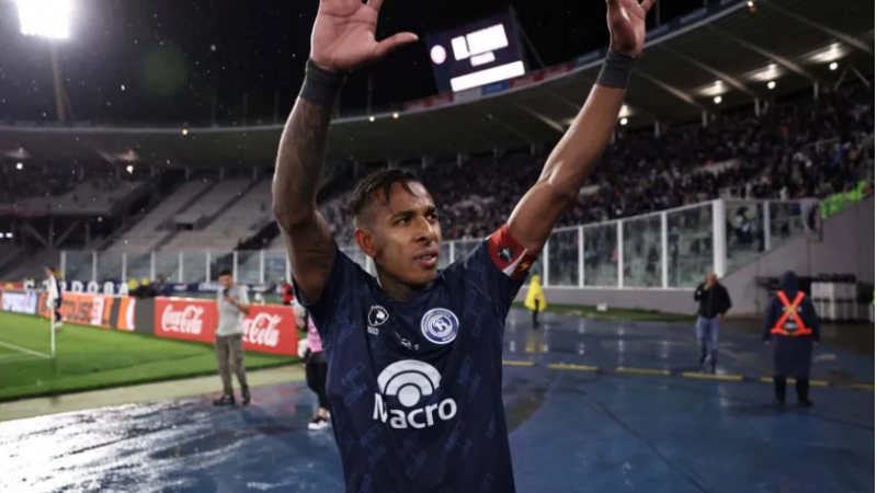 Sebastián Villa se va de Independiente Rivadavia