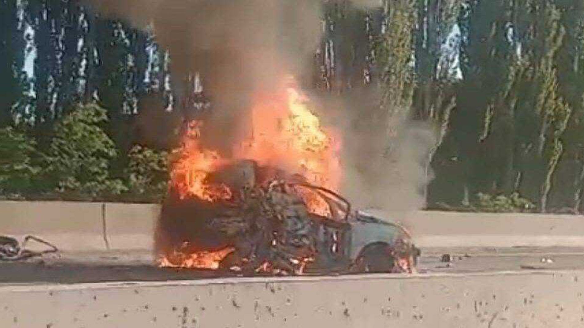 El auto se incendió totalmente.