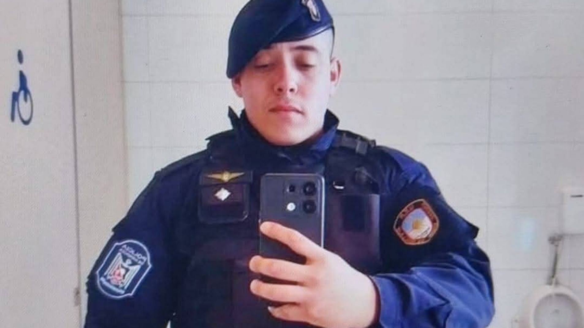 Dolor por la muerte del policía que chocó contra un caballo