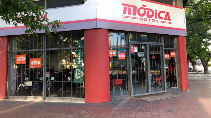 Daños e intento de robo a una concesionaria de motos