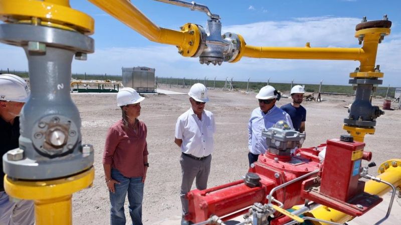 Gasoducto: Omar Félix pidió apoyo a Cornejo para extenderlo hacia la Villa