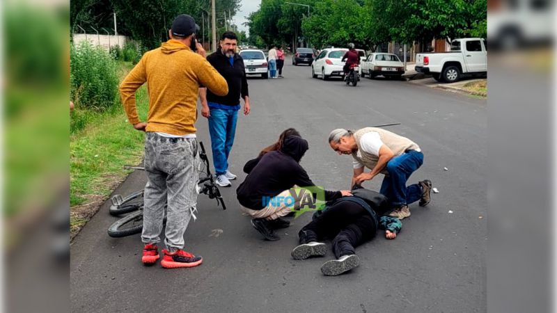 Una motociclista lesionada en un fuerte choque en Lavalle y Urquiza