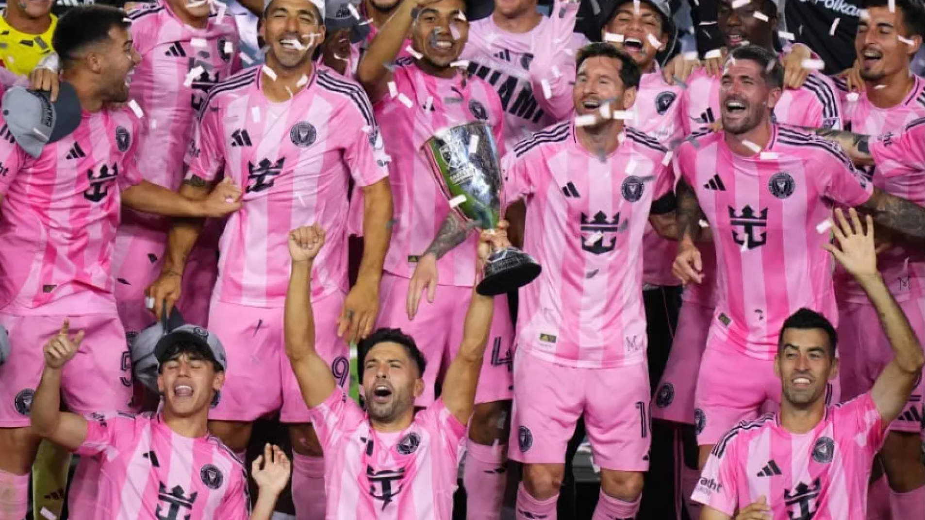 Inter Miami hizo historia y Messi recibió la copa