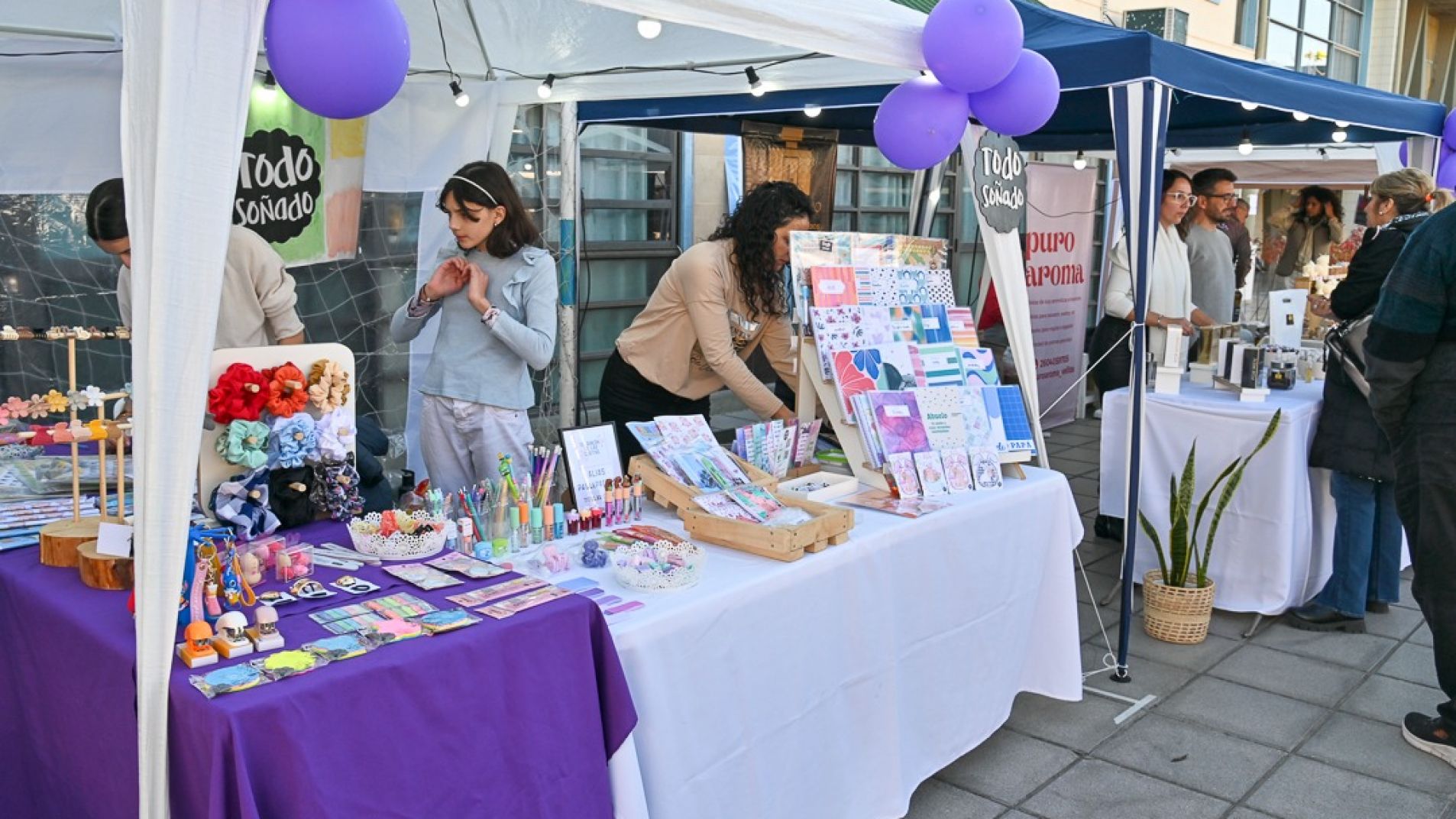 "Con aires de Navidad", la propuesta emprendedora en Colegio Marista