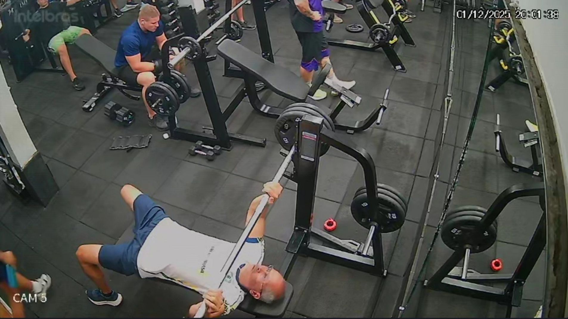 Un hombre murió tras sufrir un accidente en un gimnasio (Video)