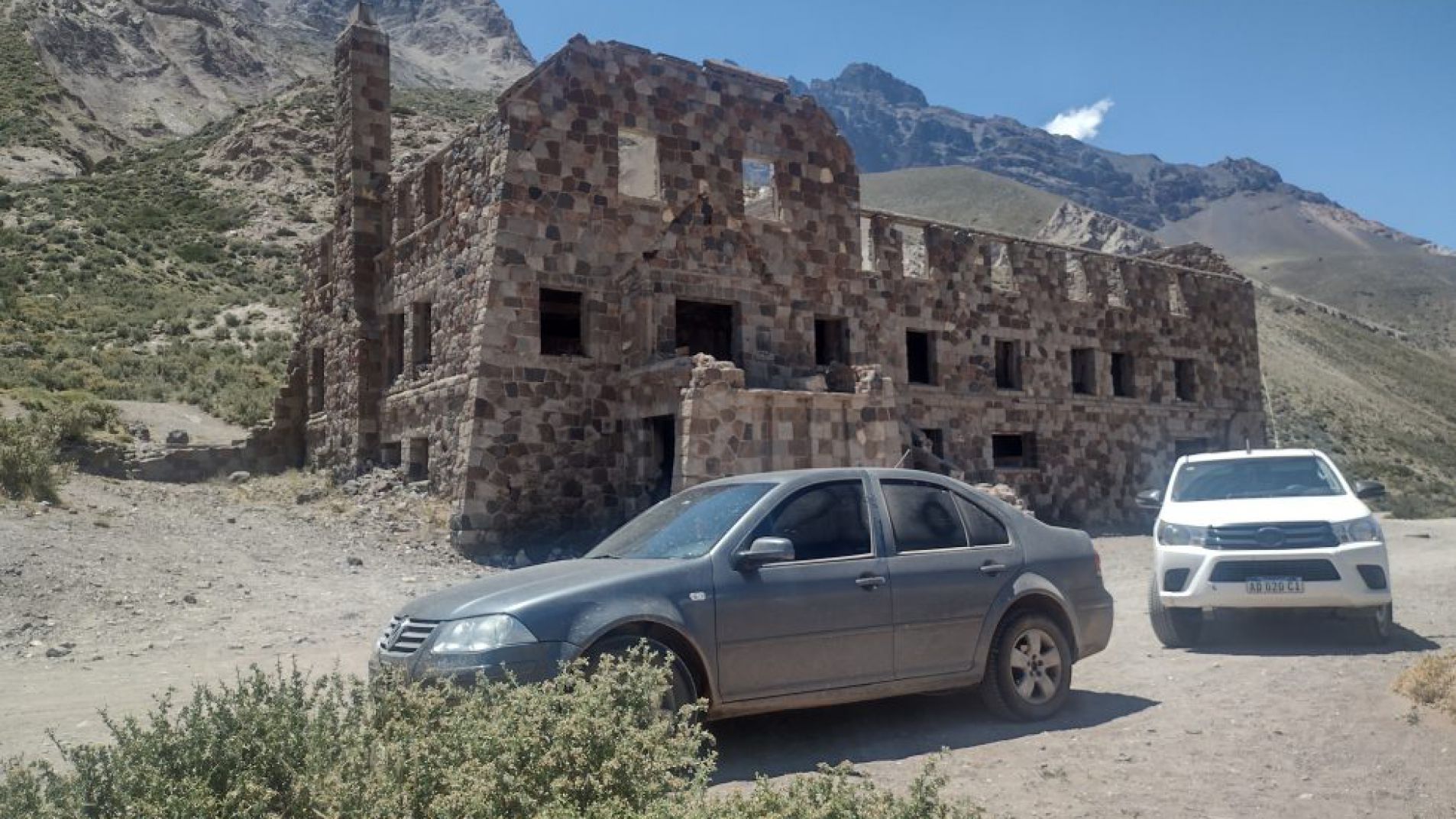 La ruta 220 al hotel y termas de El Sosneado está habilitado por el momento para camionetas.