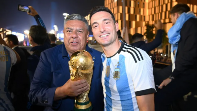 Tapia negocia la renovación de Scaloni "hasta 2030"