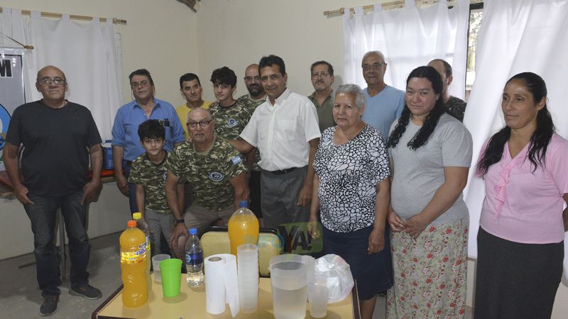 Entregaron las donaciones que recolectaron en el Duatlón Los Reyunos