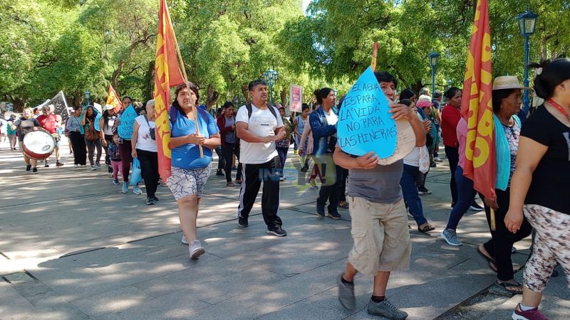 Con la gente en la calle se debate el proyecto San Jorge (Miralo en vivo)