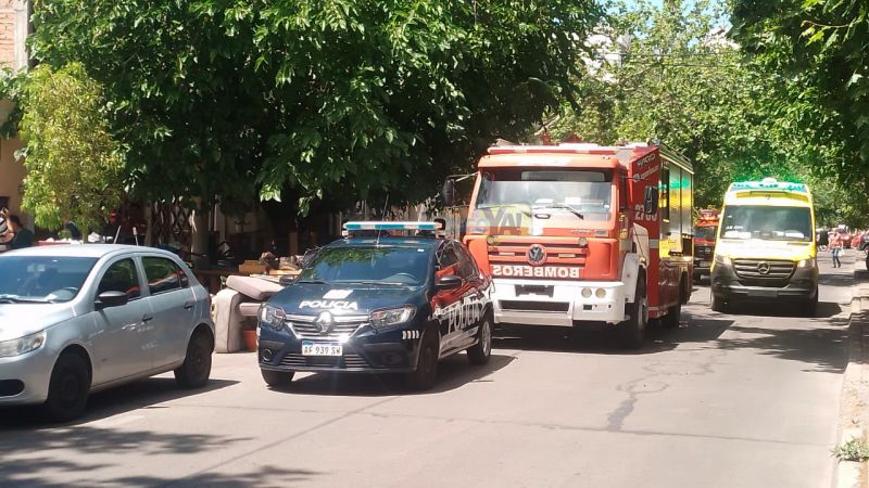 Dos mujeres se atrincheraron y amenazaron con matarse para evitar un desalojo