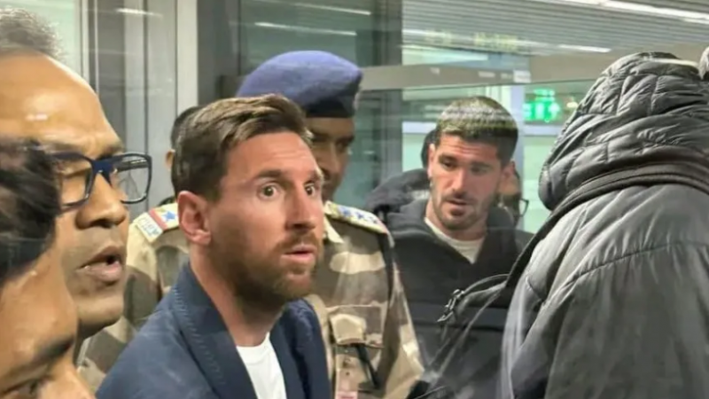Locura en India: Messi arribó al país con De Paul y Suárez