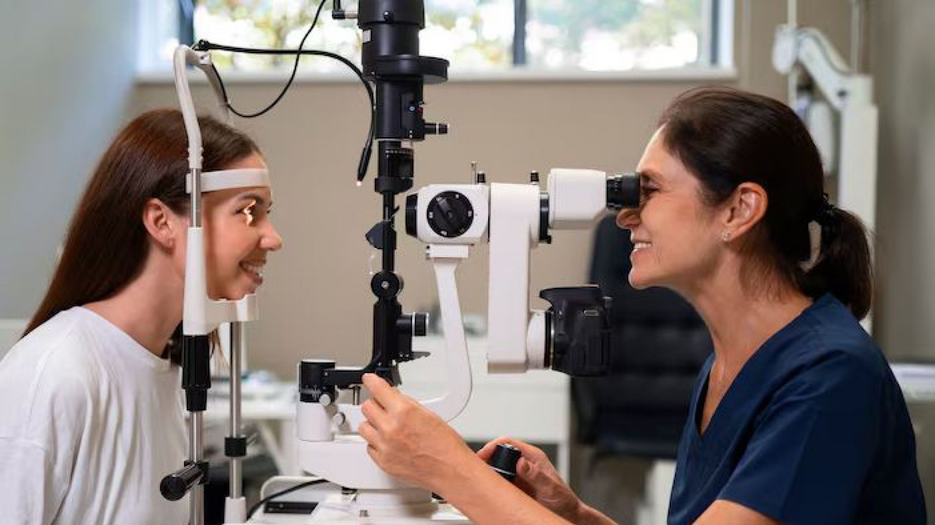 Día del Oftalmólogo: un reconocimiento especial a quienes cuidan de la salud visual