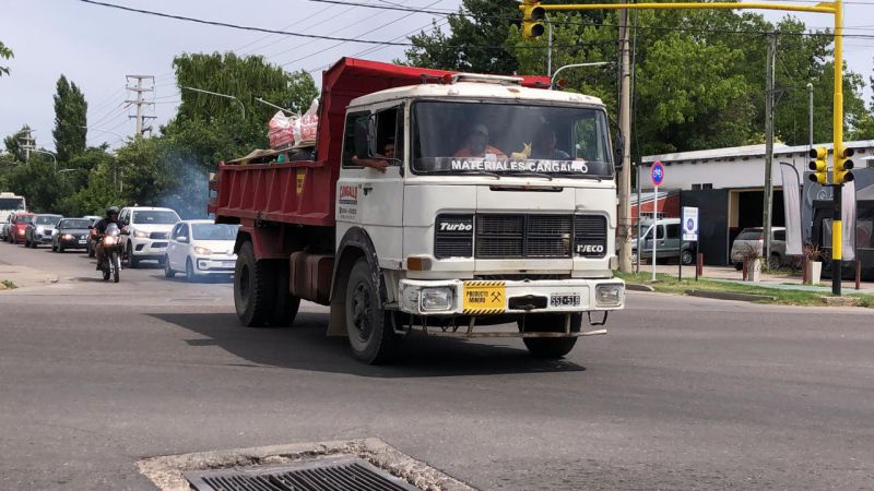 Malestar por un camión contratado que incumpliría las normas vigentes