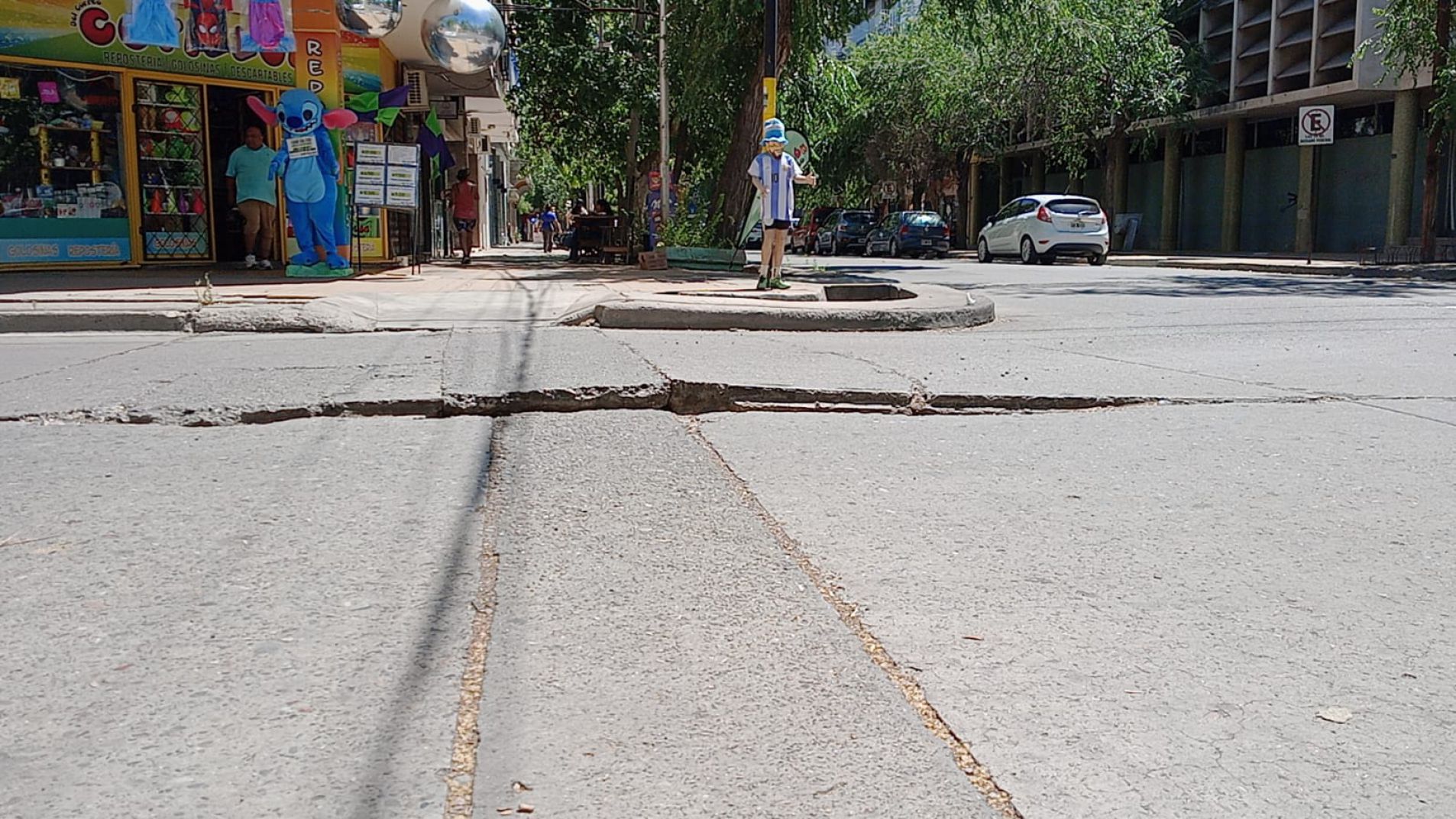 Advierten sobre una rotura y levantamiento el asfalto en Barcala y San Lorenzo