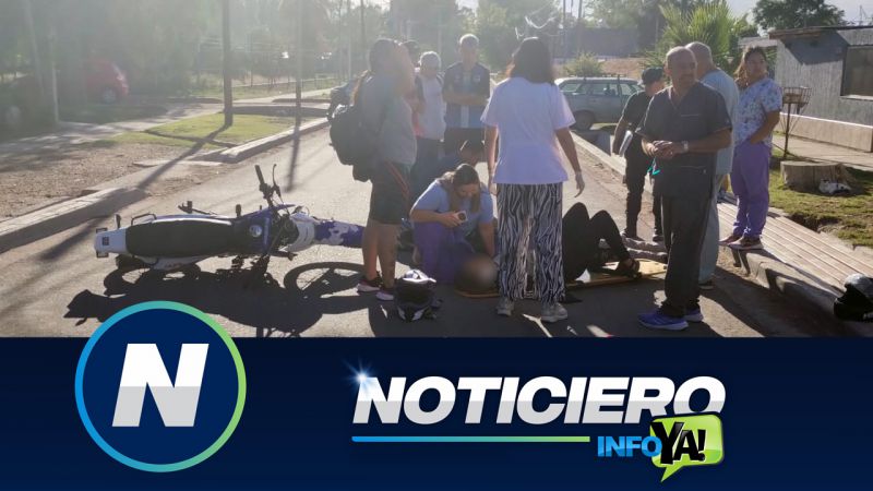 Iban en moto y se les cruzó un auto: una mujer terminó en el hospital
