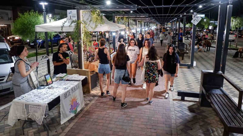 La Feria del Regalo reunió a emprendedores locales