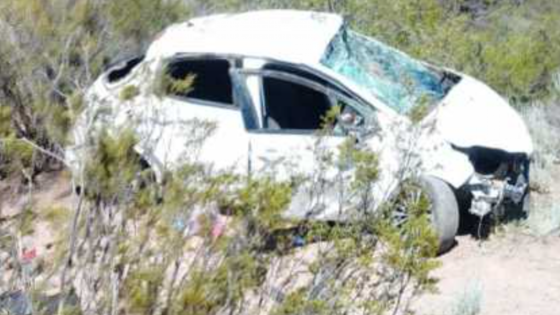 Milagro navideño: cayeron 20 metros con el auto y salvaron sus vidas