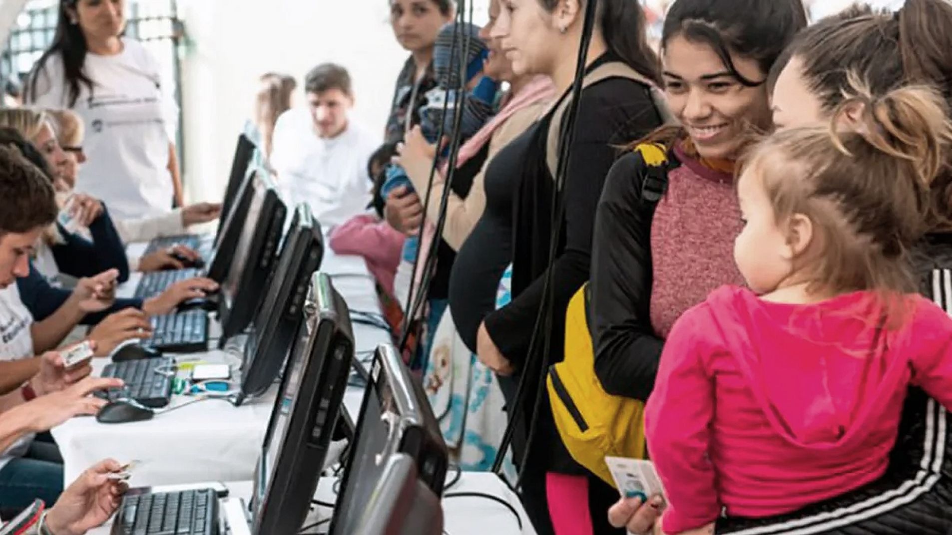 Anses paga este lunes 13 a jubilados, AUH, AUE y otras prestaciones