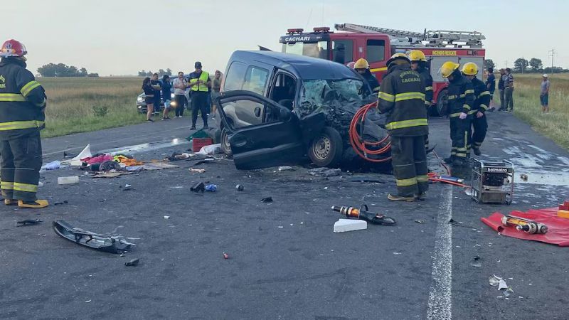 Murió una pareja y sobrevivió su hija de 13 años tras un choque entre camionetas