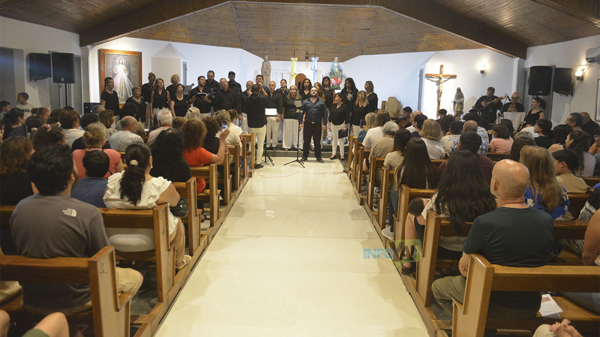 La parroquia San Pedro inauguró su nuevo piso con una misa y concierto