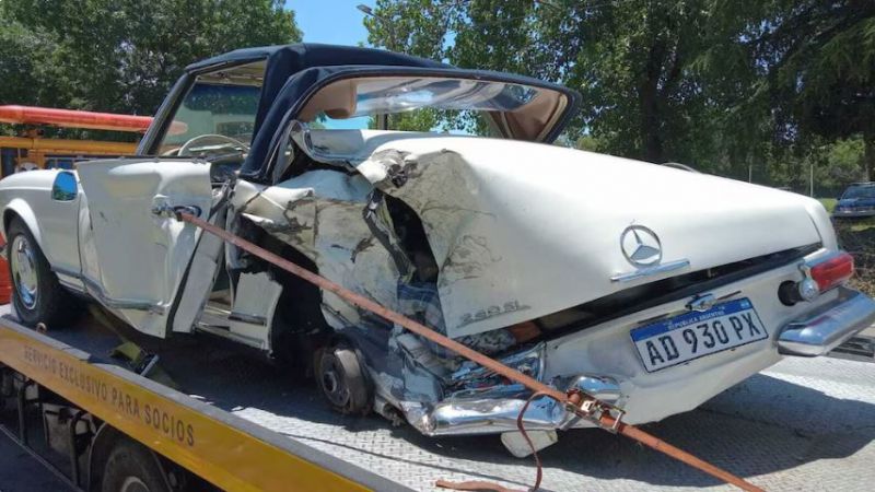 Vale 200 mil dólares, perdió la rueda, lo chocaron y quedó destruido (video)