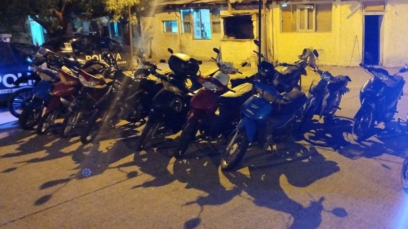 Cuatro detenidos, secuestros de motos y más de 20 multas