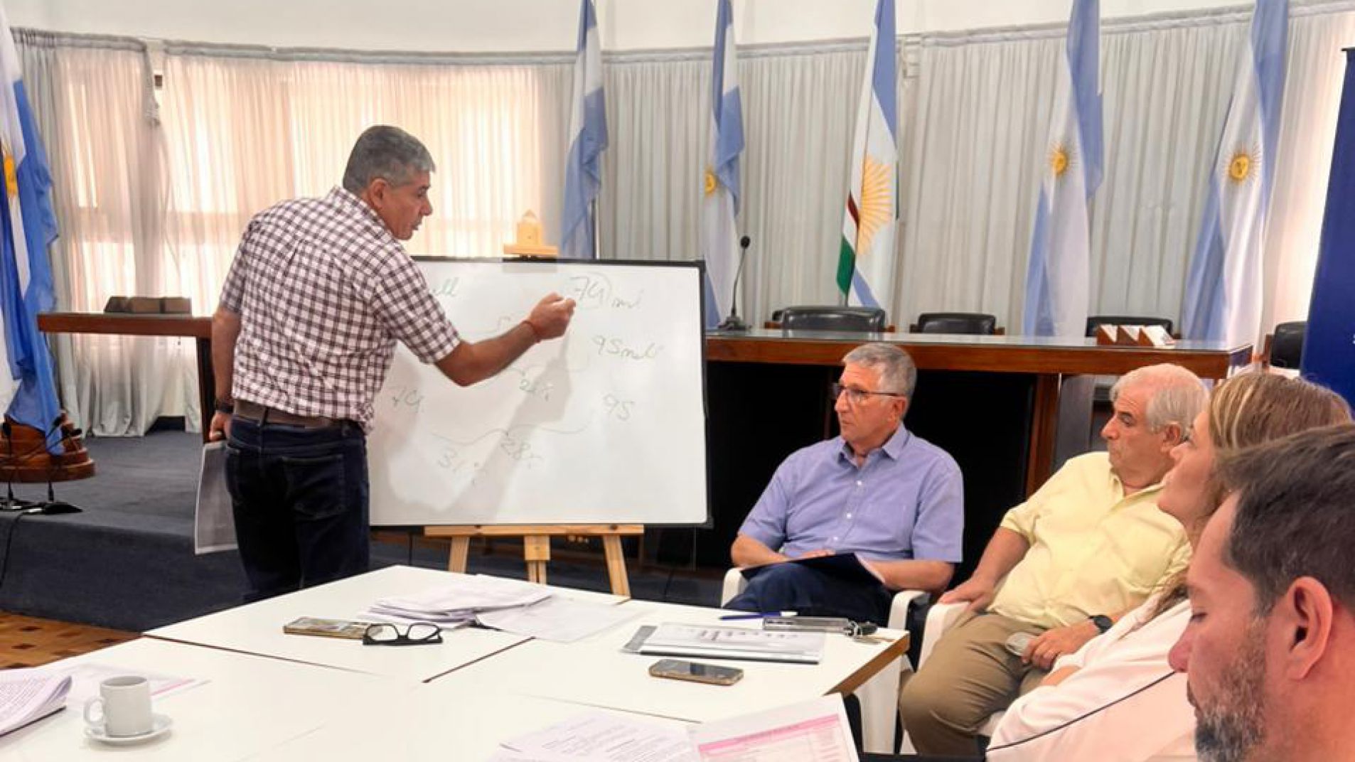 El oficialismo presentó el Presupuesto 2026 con la idea de aprobarlo a la brevedad