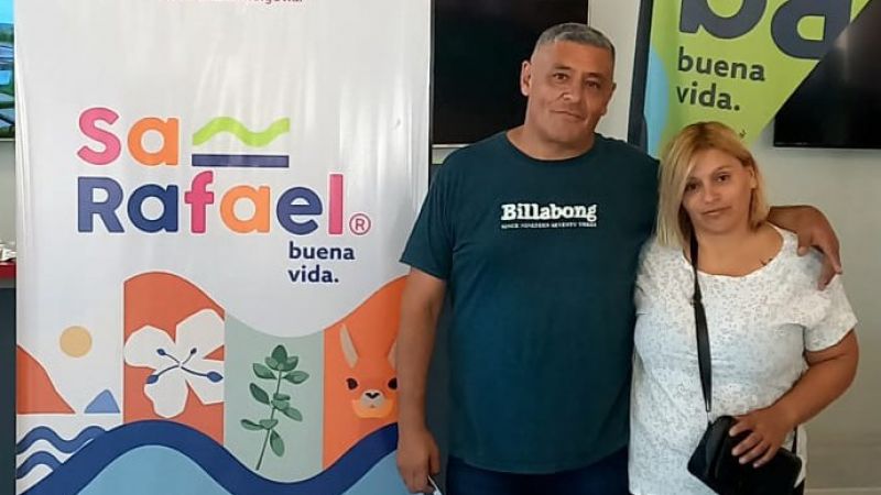 Un matrimonio de Temperley son los primeros turistas del año