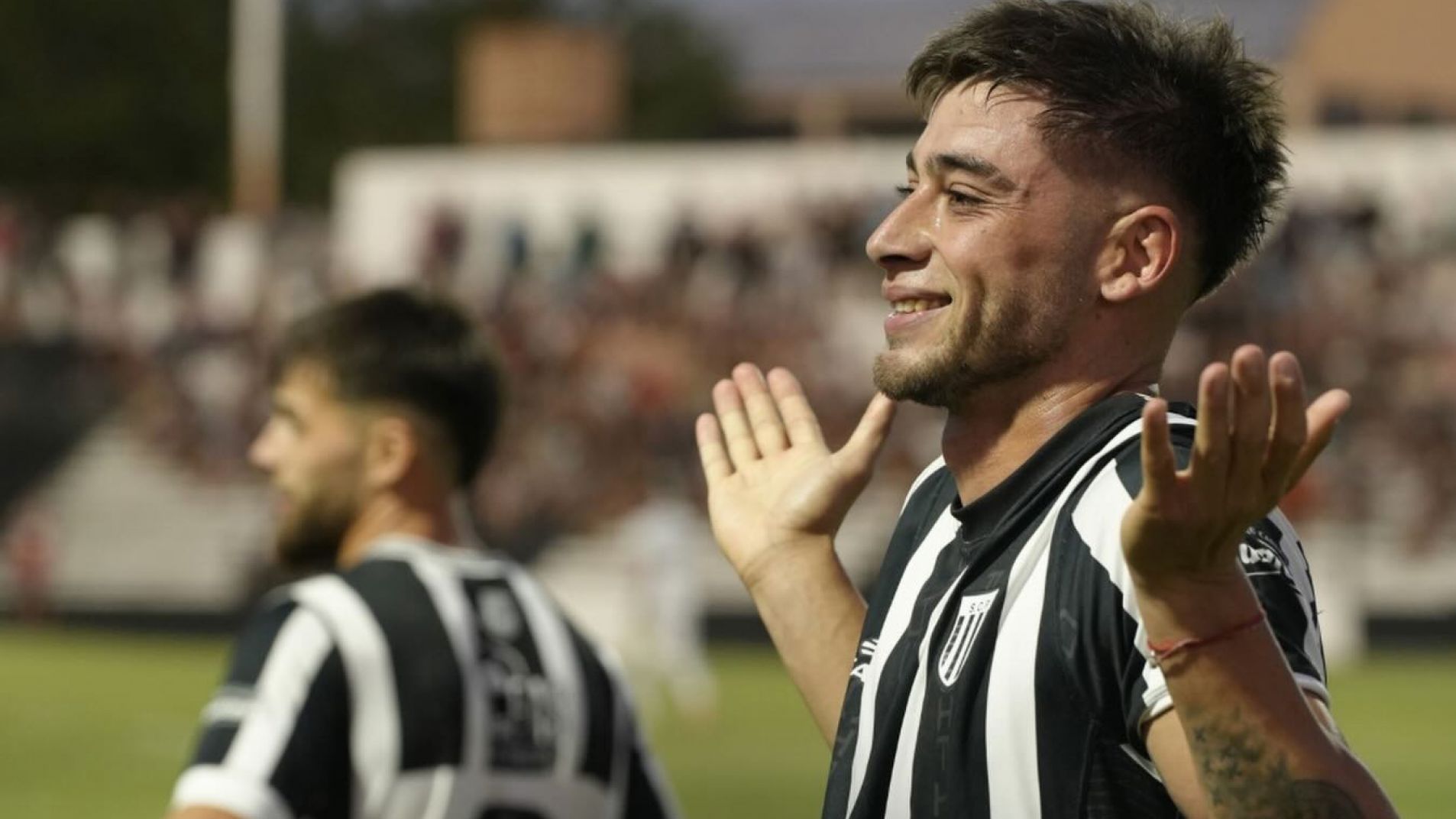 Pacífico le ganó 2 a 0 a Huracán en el partido de ida por los cuartos de final