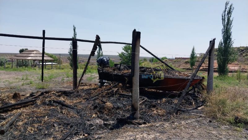 Un incendio consumió un quincho y destruyó una lancha en El Nihuil (Video)