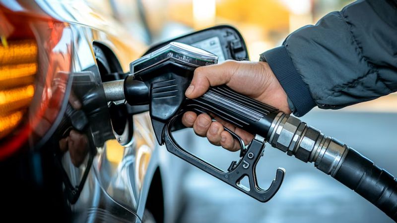 Cuánto cuesta la nafta en la Argentina en comparación con América Latina