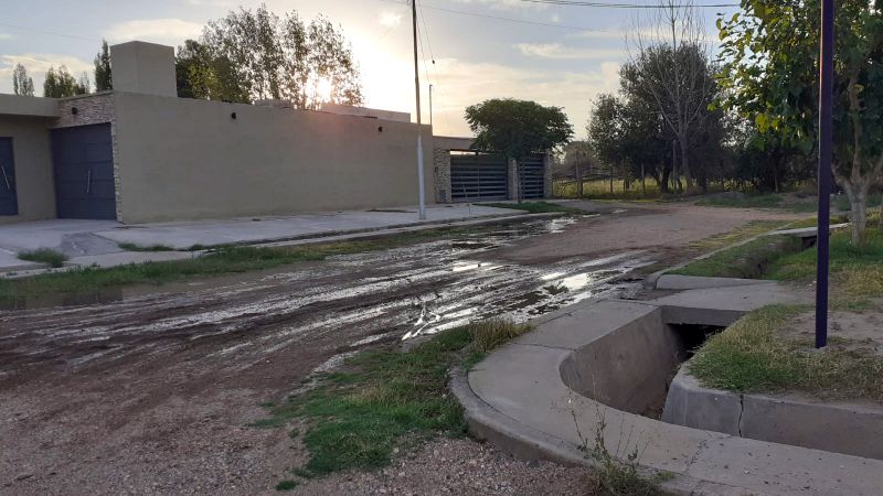 Por falta de respuestas un barrio también tiene su propia "Costanera"