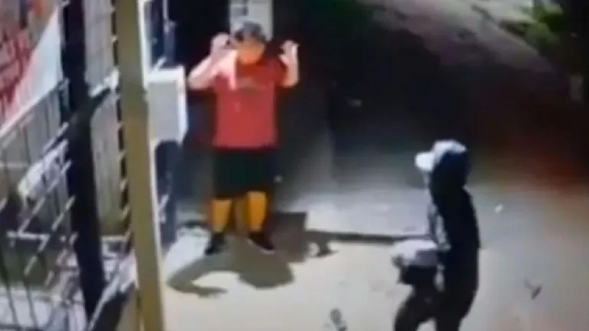 Brutal crimen: no se resistió al asalto pero igual lo mataron (video)