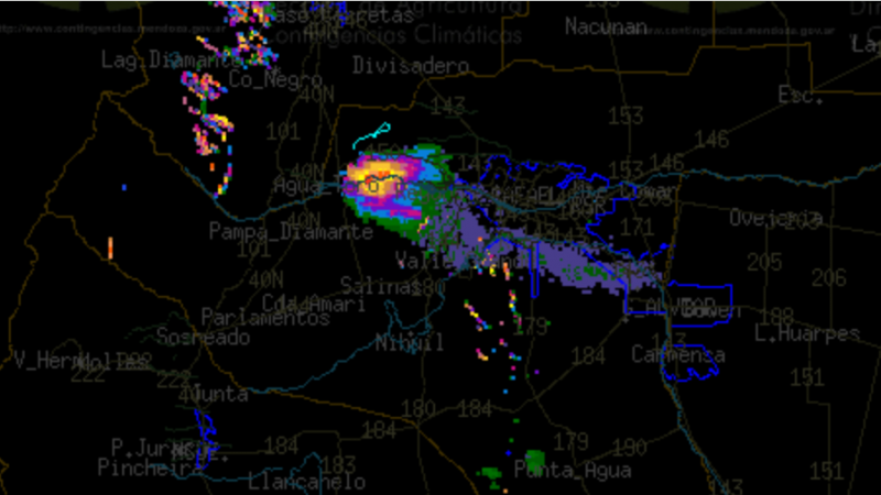 Tormentas: una supercelda y solo nubosidad en la ciudad