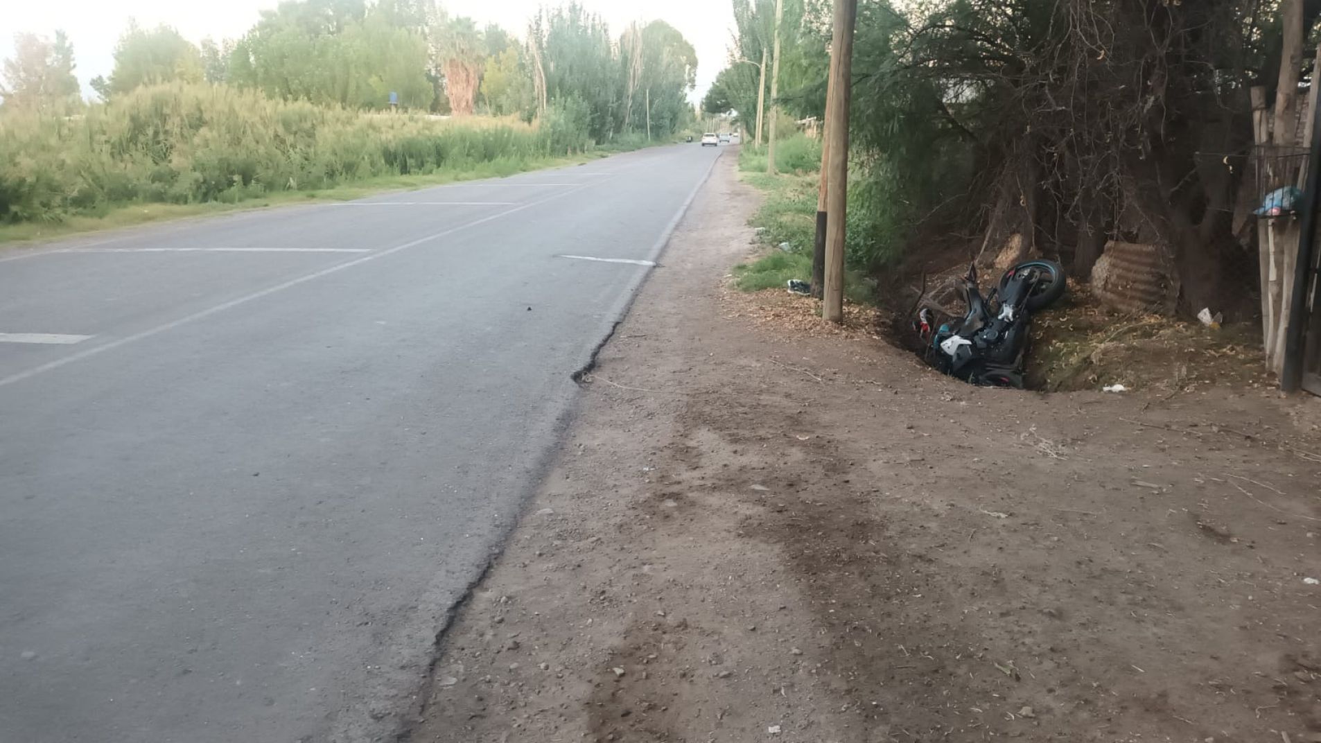 Motociclista haciendo "willy" perdió la vida tras chocar contra un guardarrail