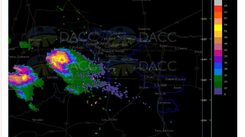 Granizo y agua precipìta en Las Paredes y viene rumbo a la ciudad