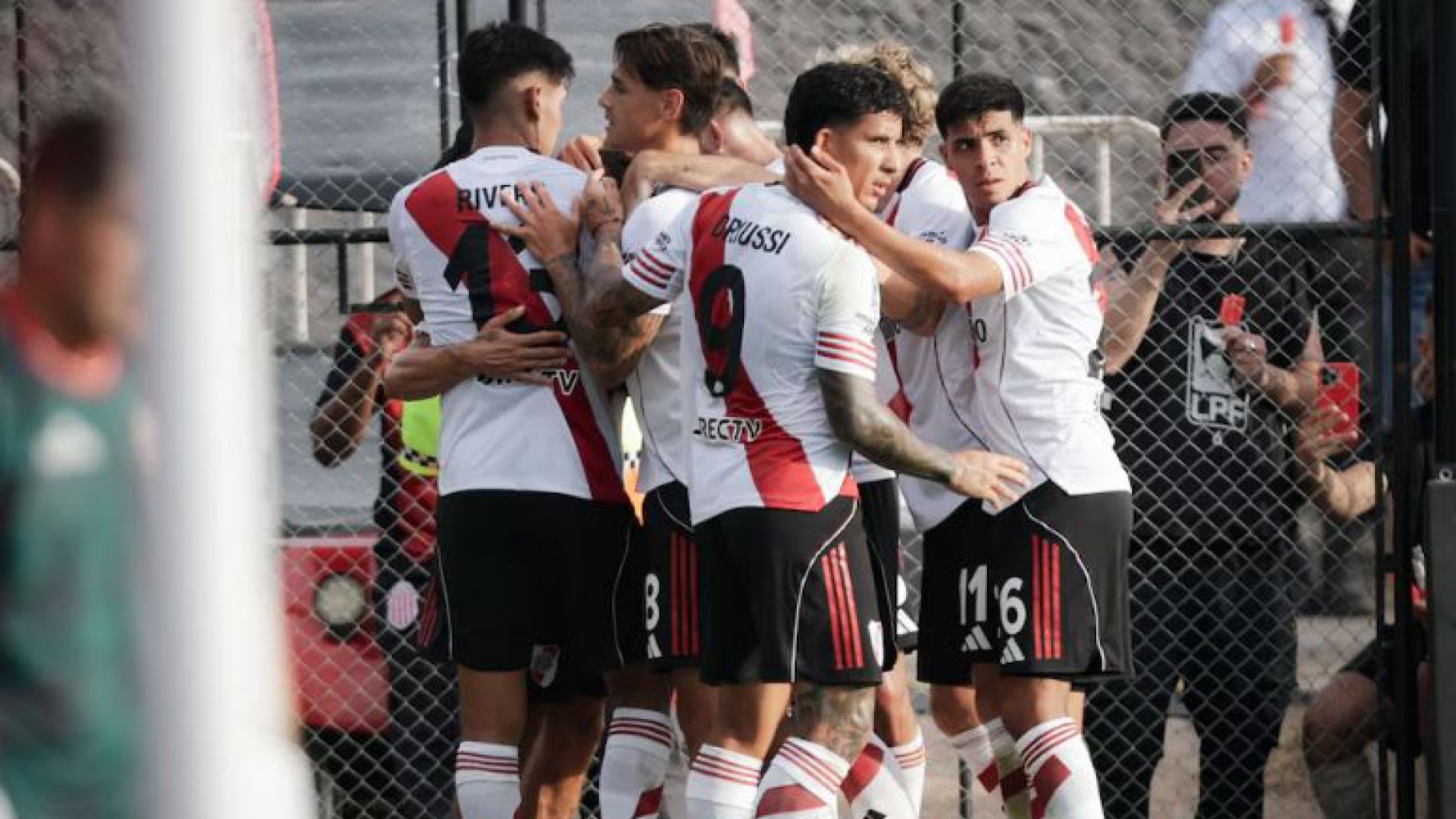 River Plate venció 1-0 a Barracas Central en el inicio del Torneo Apertura