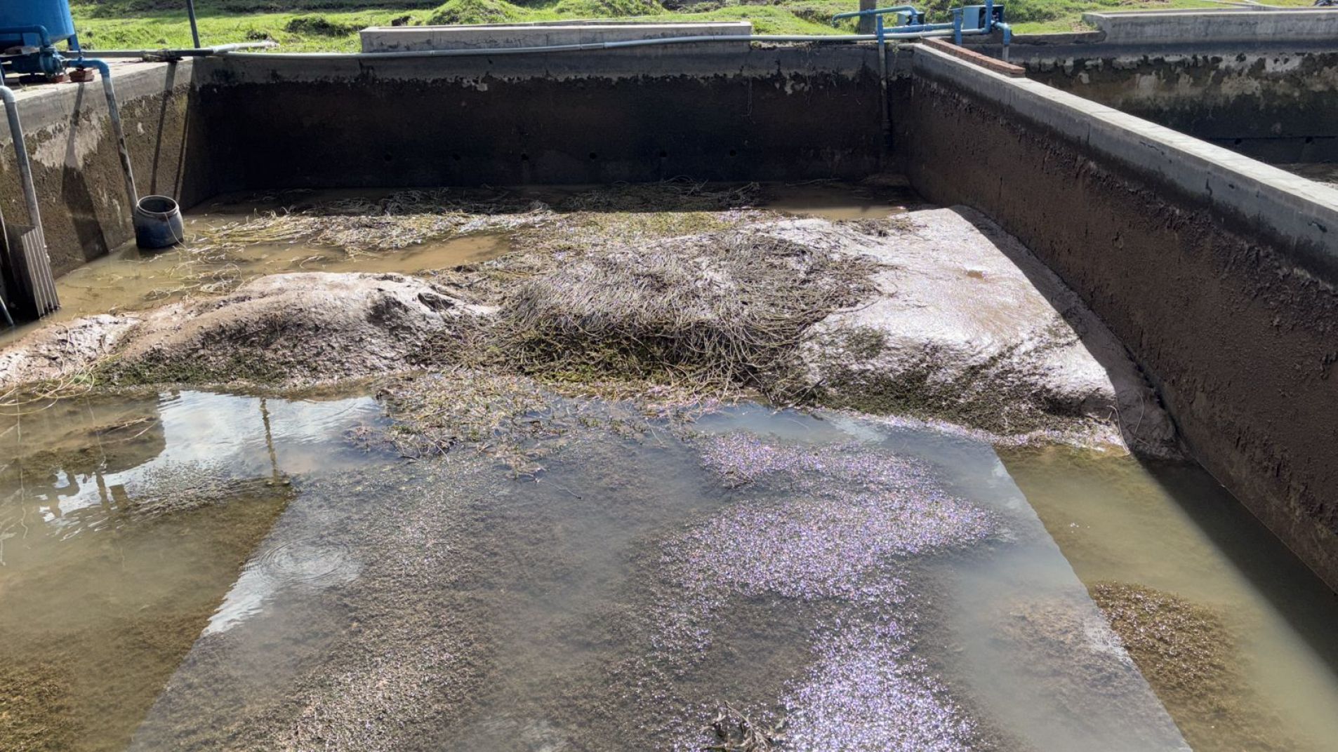 Vecinos plantearon su enojo por la falta de agua tras las tormentas