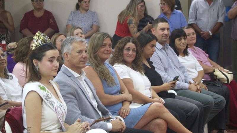 Desayuno y presentación de proyectos de las candidatas a Reina