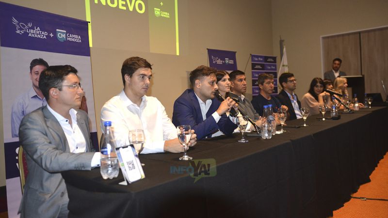 Críticas y aires de victoria en la presentación del Frente "libertario radical"