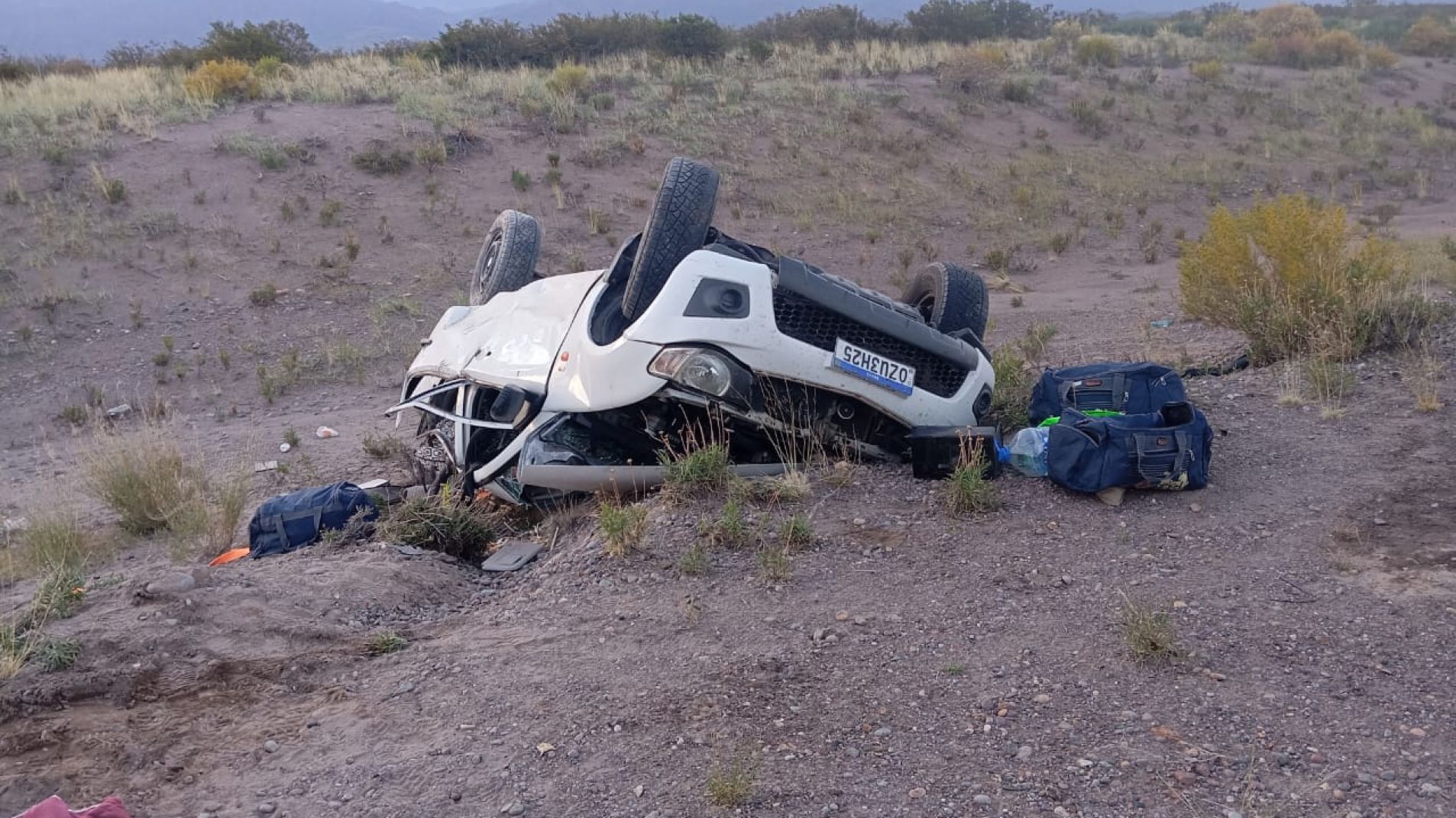 La cabina de la camioneta quedó literalmente aplastada.