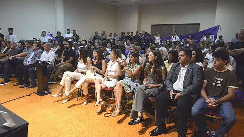 Extrañaron los colores del radicalismo